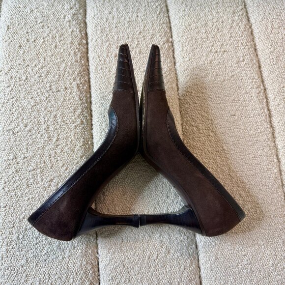 CHANEL Suede Heels Brown - Picture 6 of 10